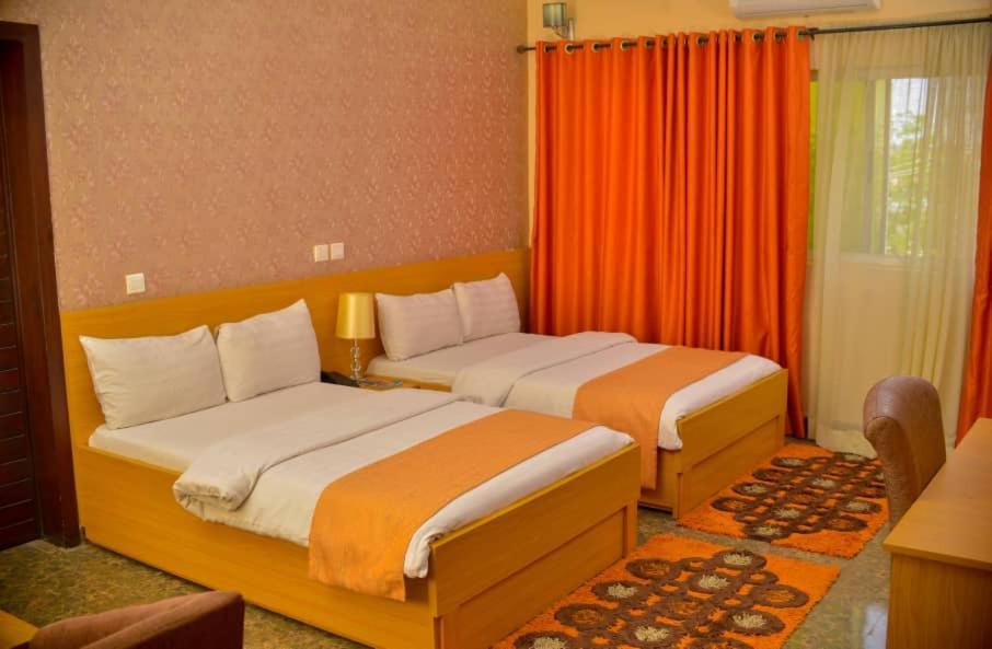 Fawzy Hotel Ibadan Extérieur photo