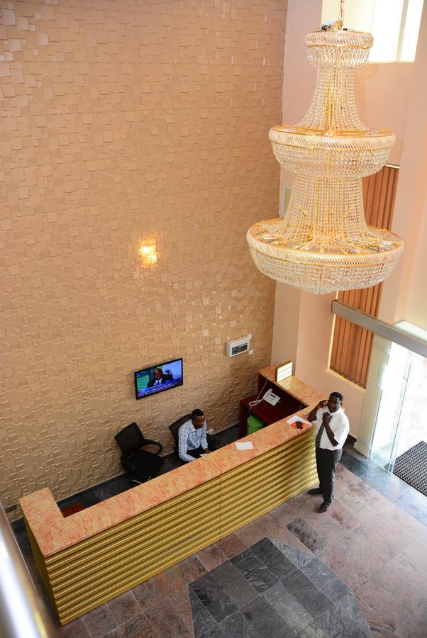 Fawzy Hotel Ibadan Extérieur photo