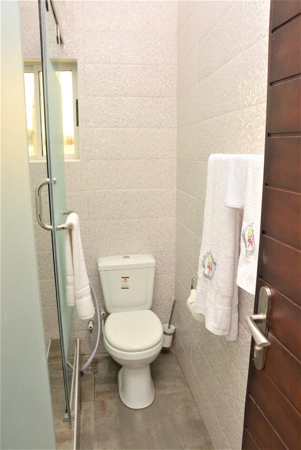 Fawzy Hotel Ibadan Extérieur photo