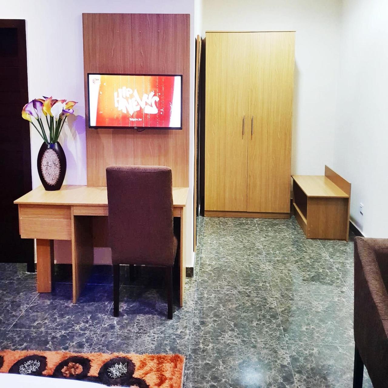 Fawzy Hotel Ibadan Extérieur photo