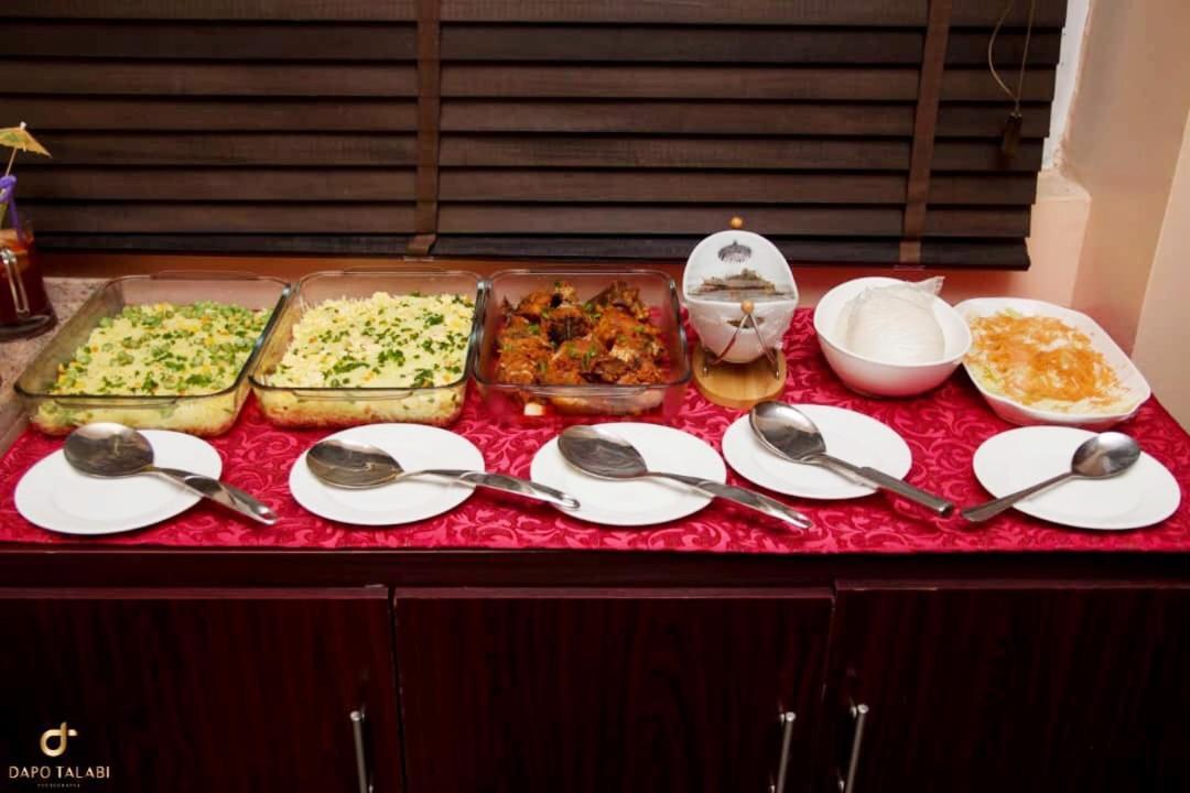 Fawzy Hotel Ibadan Extérieur photo